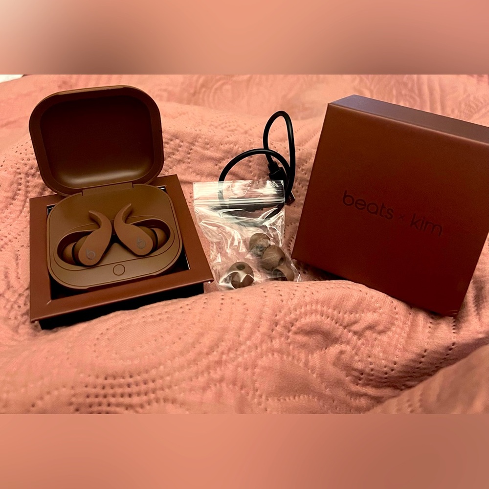 Wireless Beats by Kim only used less than 24 hrs …